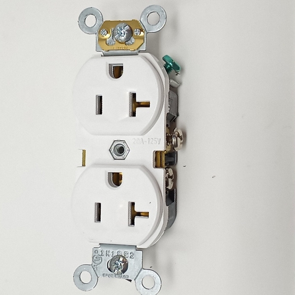 Leviton Back & Side Wire Outlets 20 A-125 V Set of 11 - Picture 5 of 8